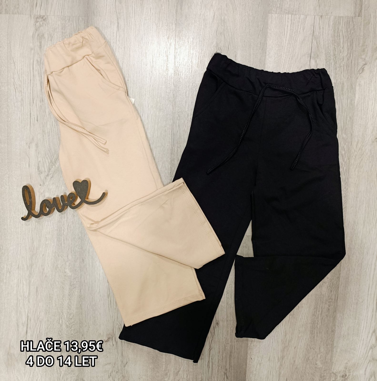 Dekliške hlače - bež in črne