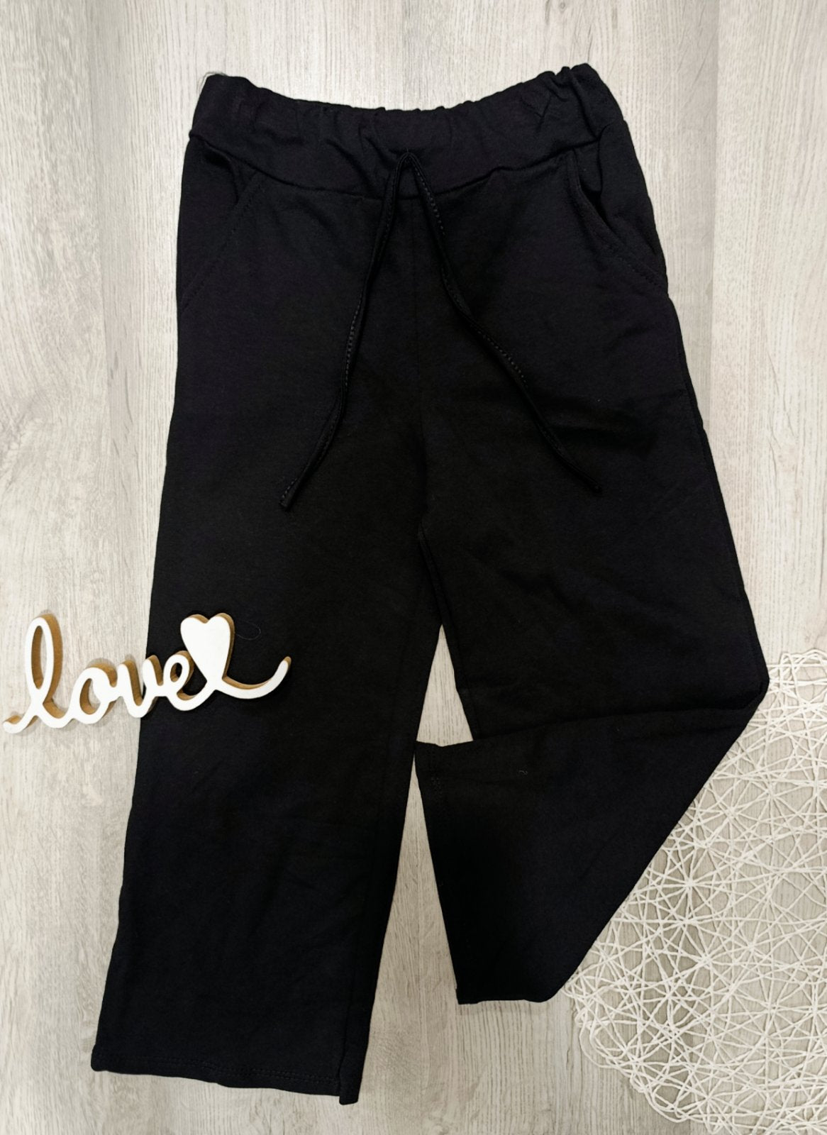 Dekliške hlače - bež in črne