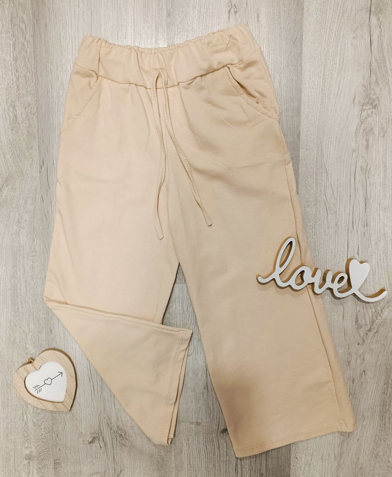 Dekliške hlače - bež in črne