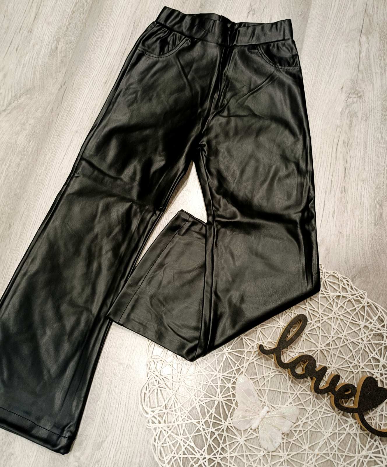 Dekliške legice na trapez