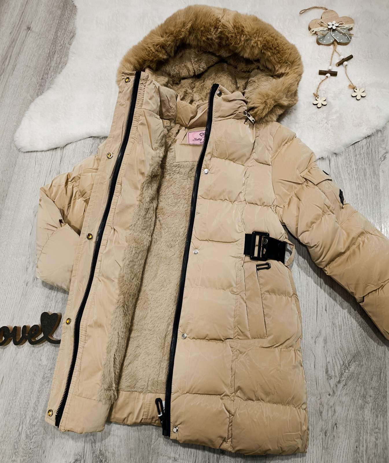 Dekliška zimske bunda + kapuca