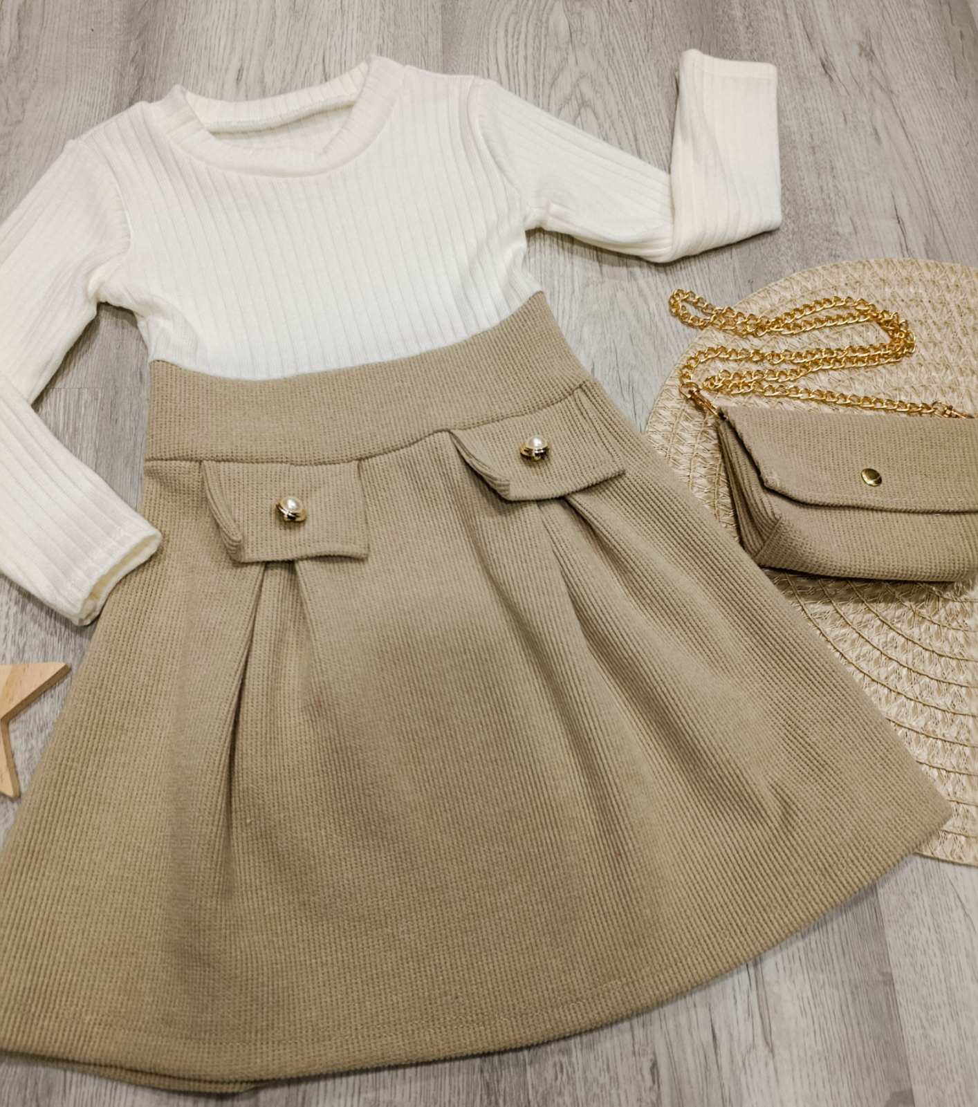 Oblekica+torbica; bež-gumb (2-12 let)