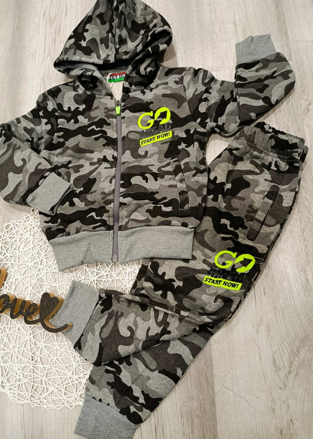 Fantovski 2 delni komplet-army (podložen)