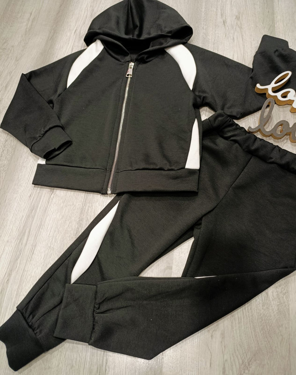 Fantovski komplet-črn (nepodložen 4-14 let)