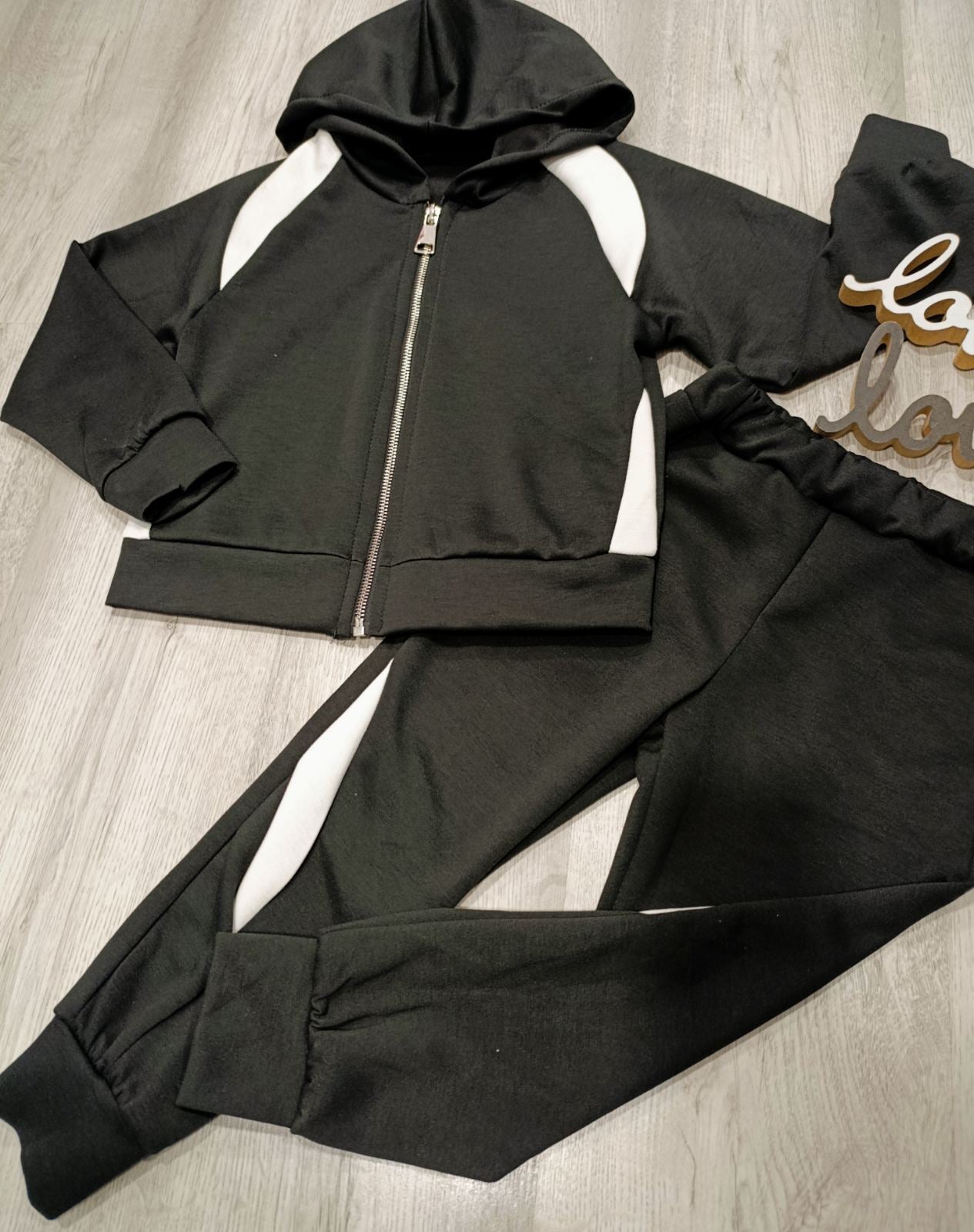 Fantovski komplet-črn (nepodložen 4-14 let)